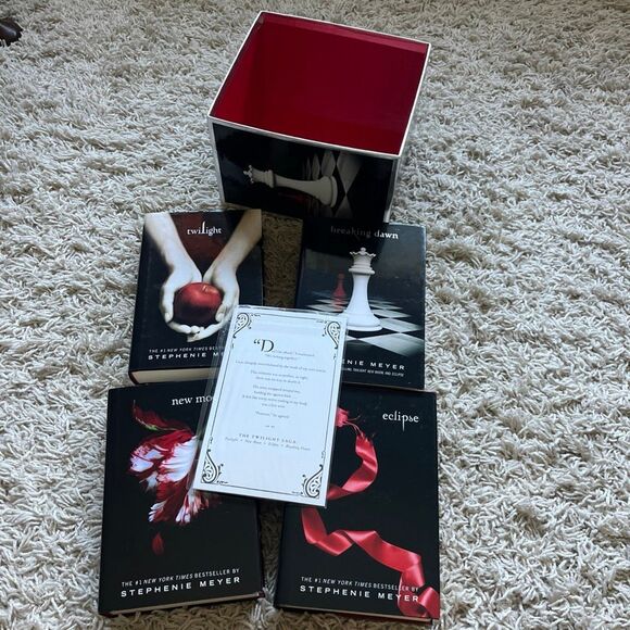Twilight Saga 4 Books Box Set First Edition 2008 Hardcover by Stephenie Meyer - Picture 9 of 11